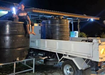 Pemuda Umno Labuan bekal air penduduk empat kampung