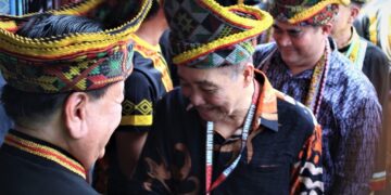 Datuk Clarence minanaandak kinotombuhuzan di Hajiji doid Hamin Penampang