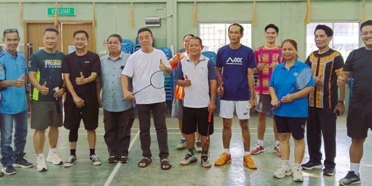 Sukan Solidariti Karambunai cungkil regu badminton